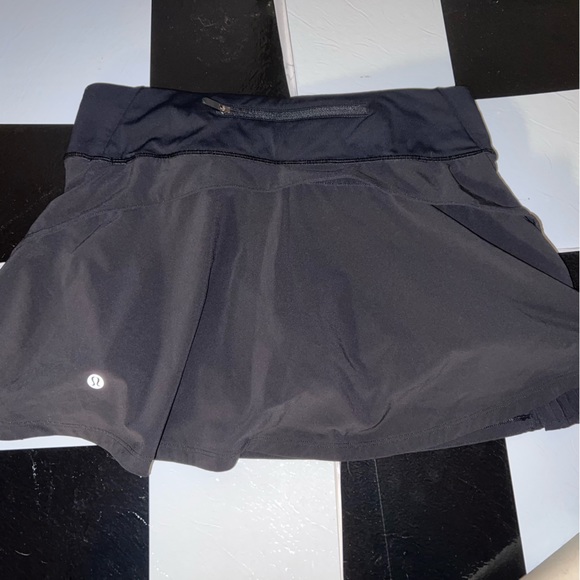 LULULEMON PLAY OFF THE PLEATS SKORT - Picture 5 of 11